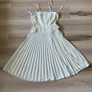 Vintage 80s Cream Pleated Dress, Size 12